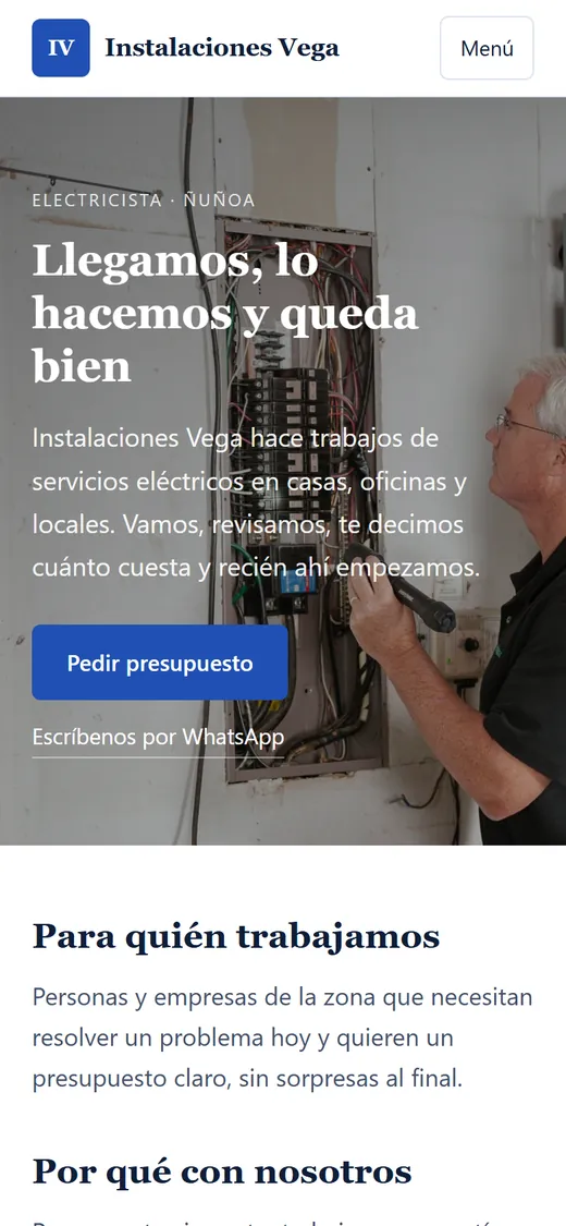 Ejemplo de sitio para servicios y oficios, con botón para pedir presupuesto, visto en un teléfono.
